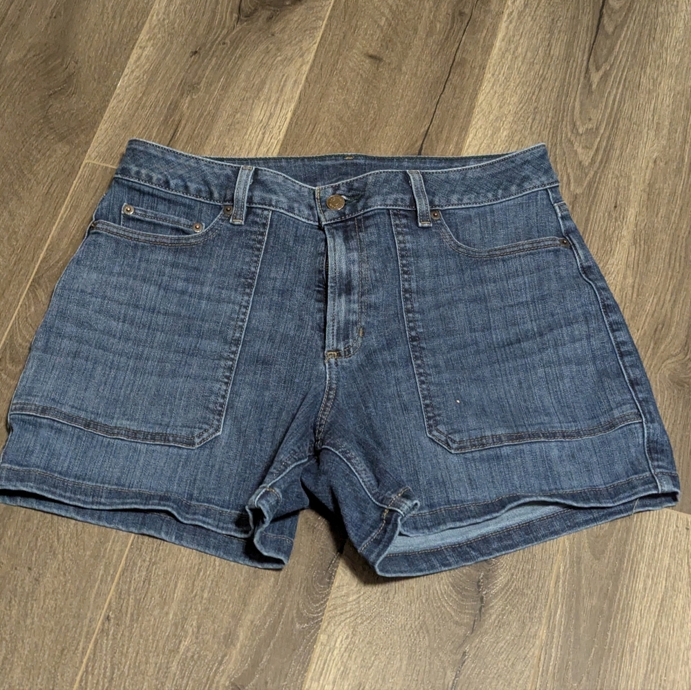LL Bean Denim Shorts 5" Sz: 12 Regular. GUC. Short Shorts.